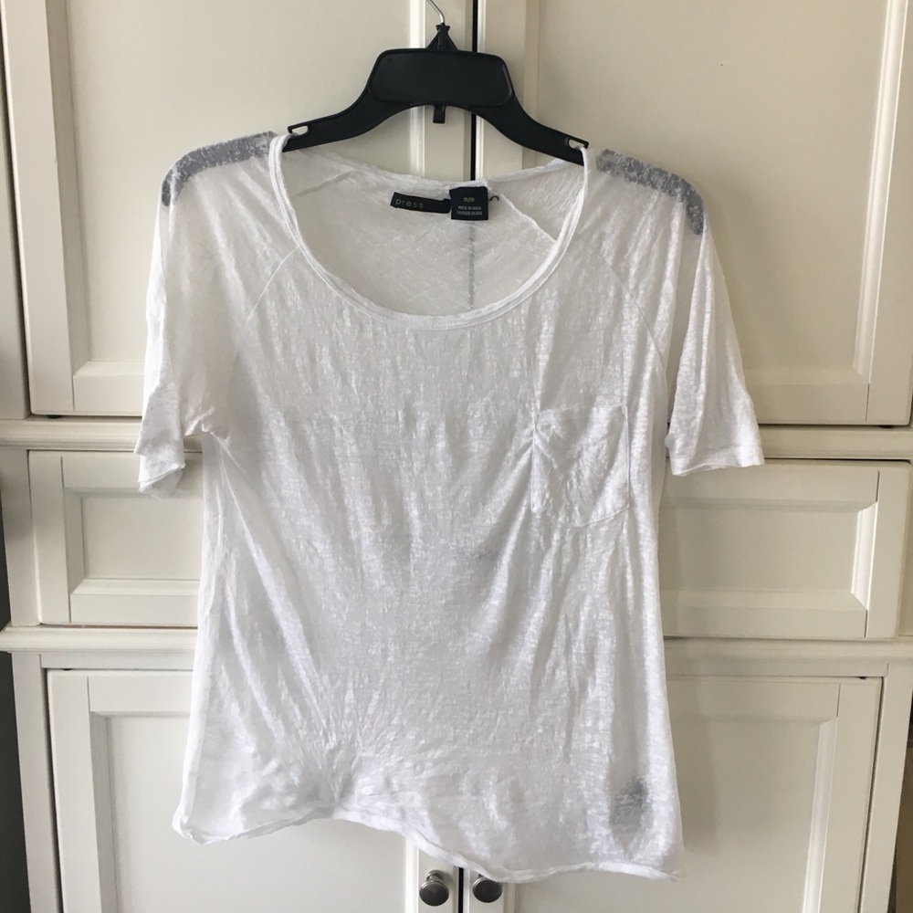 white short sleeve tee